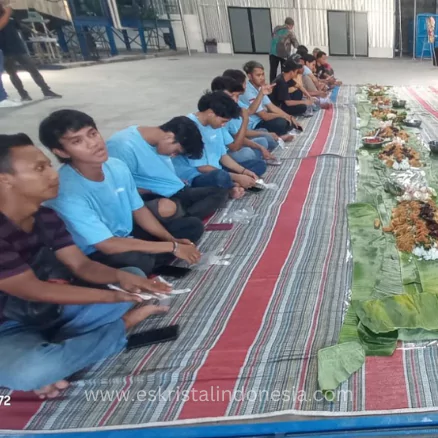 Karyawan Es Kristal Indoneis Terbaik 1