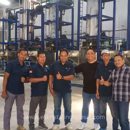 Karyawan Es Kristal Indonesia 2